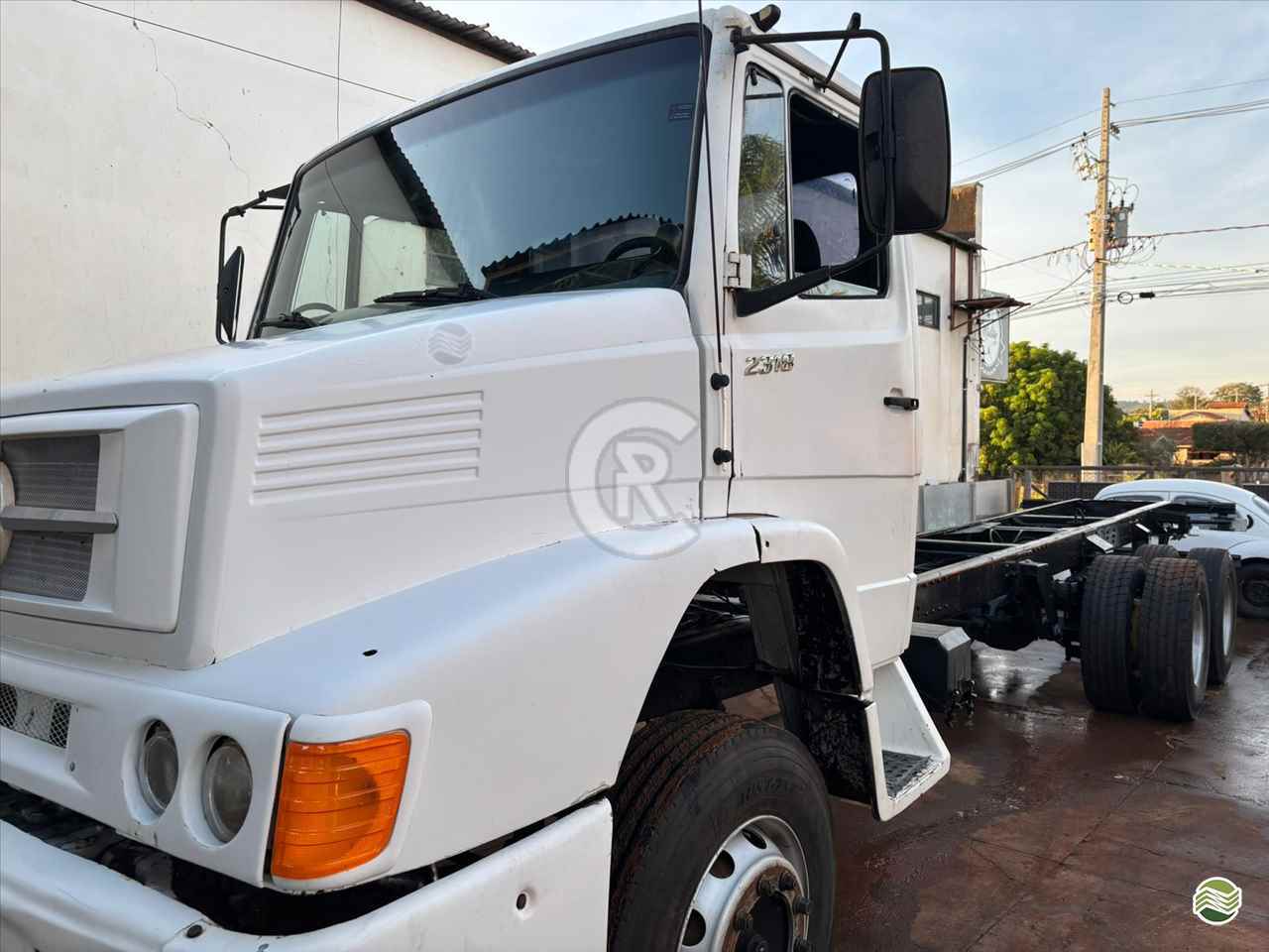 CAMINHAO MERCEDES-BENZ MB 2318 Chassis Truck 6x2 CR Máquinas Agrícolas CASSILANDIA MATO GROSSO DO SUL MS